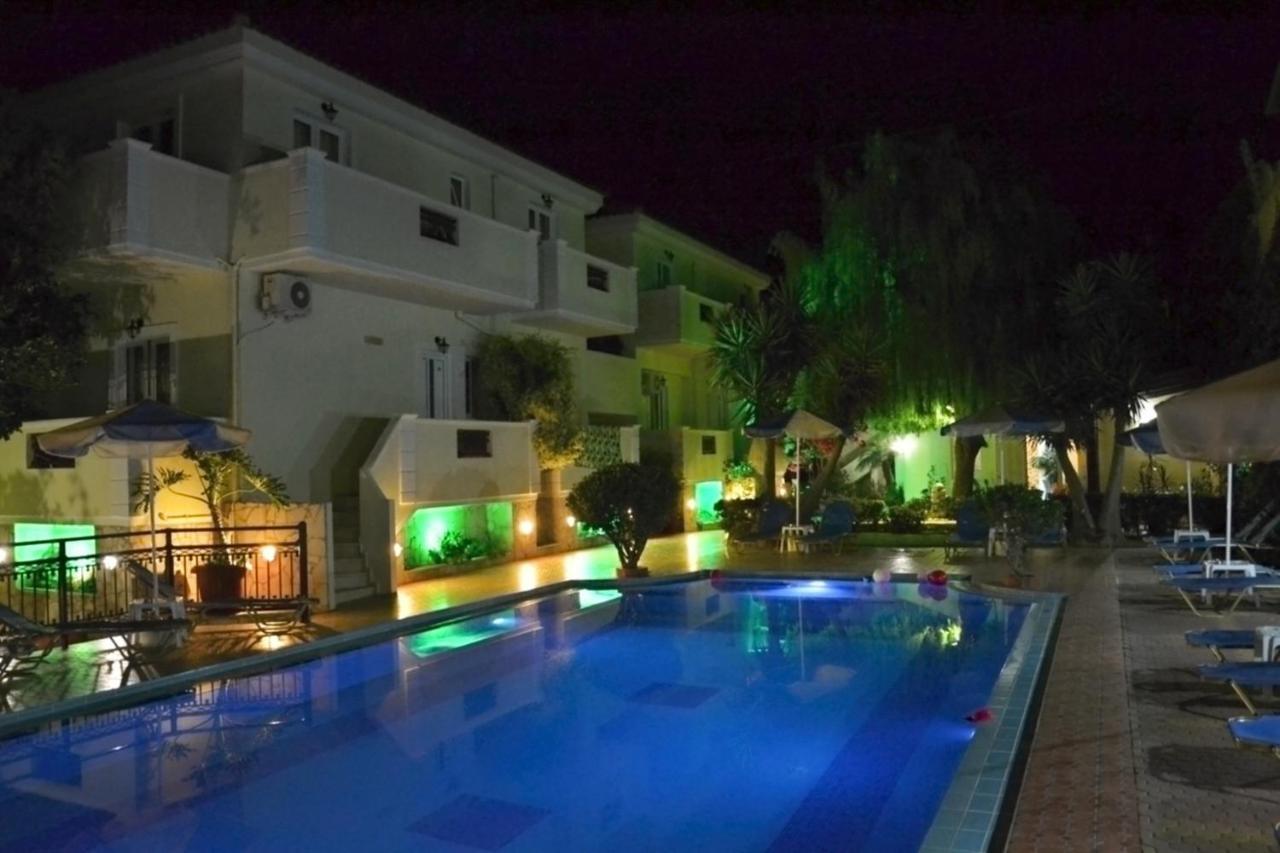 Sofia Studios & Apts Ayía Marína Esterno foto