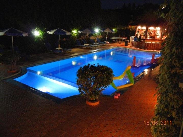 Sofia Studios & Apts Ayía Marína Esterno foto