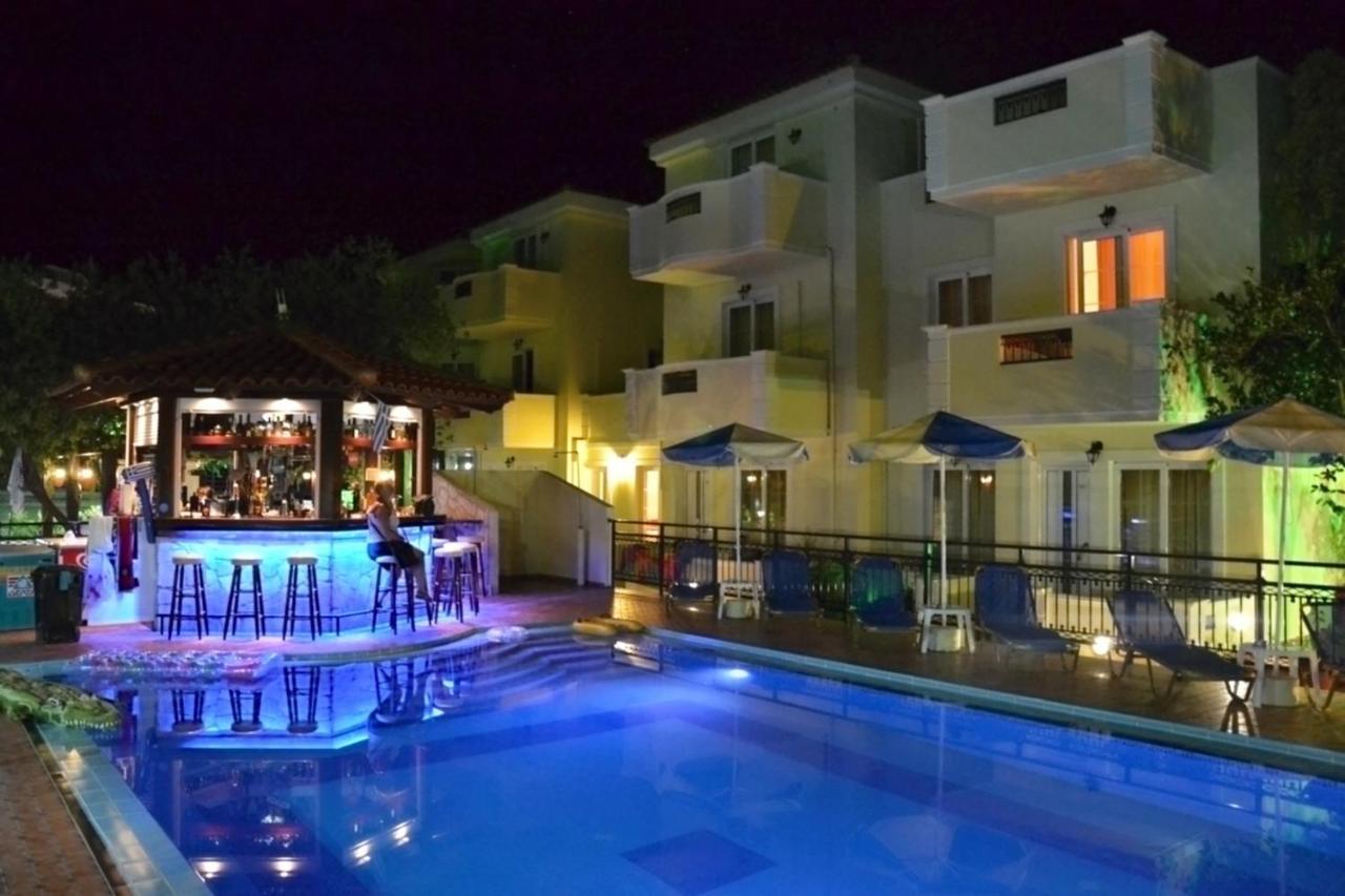 Sofia Studios & Apts Ayía Marína Esterno foto