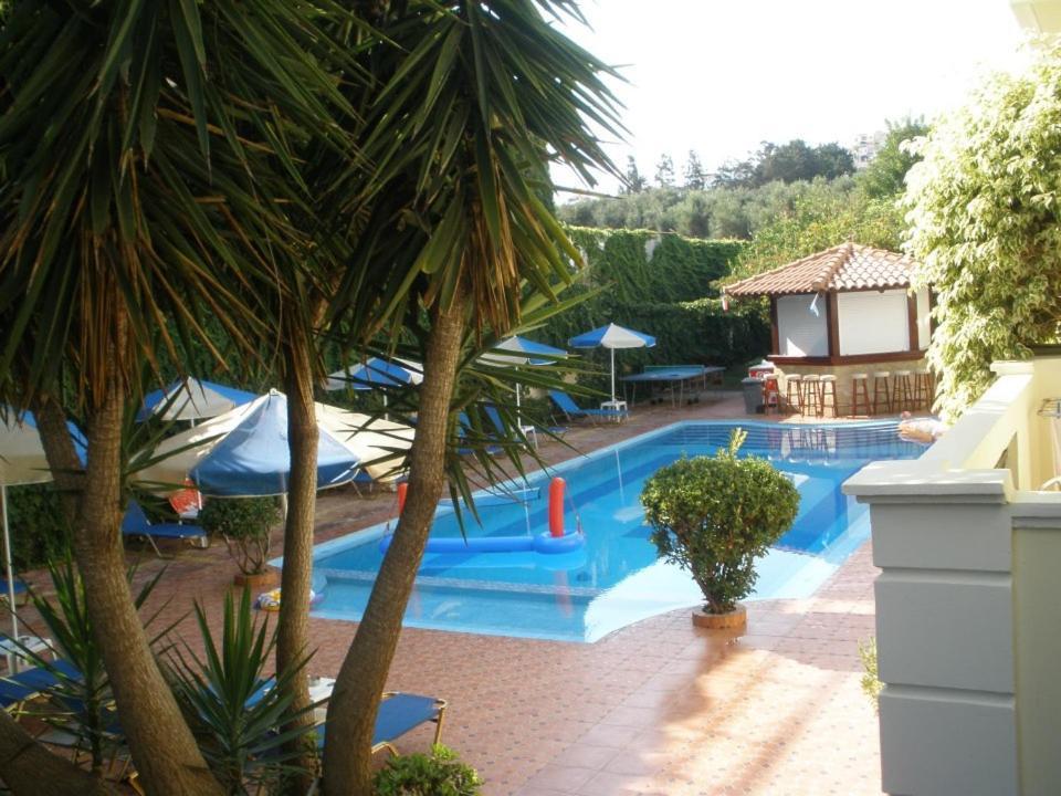 Sofia Studios & Apts Ayía Marína Esterno foto