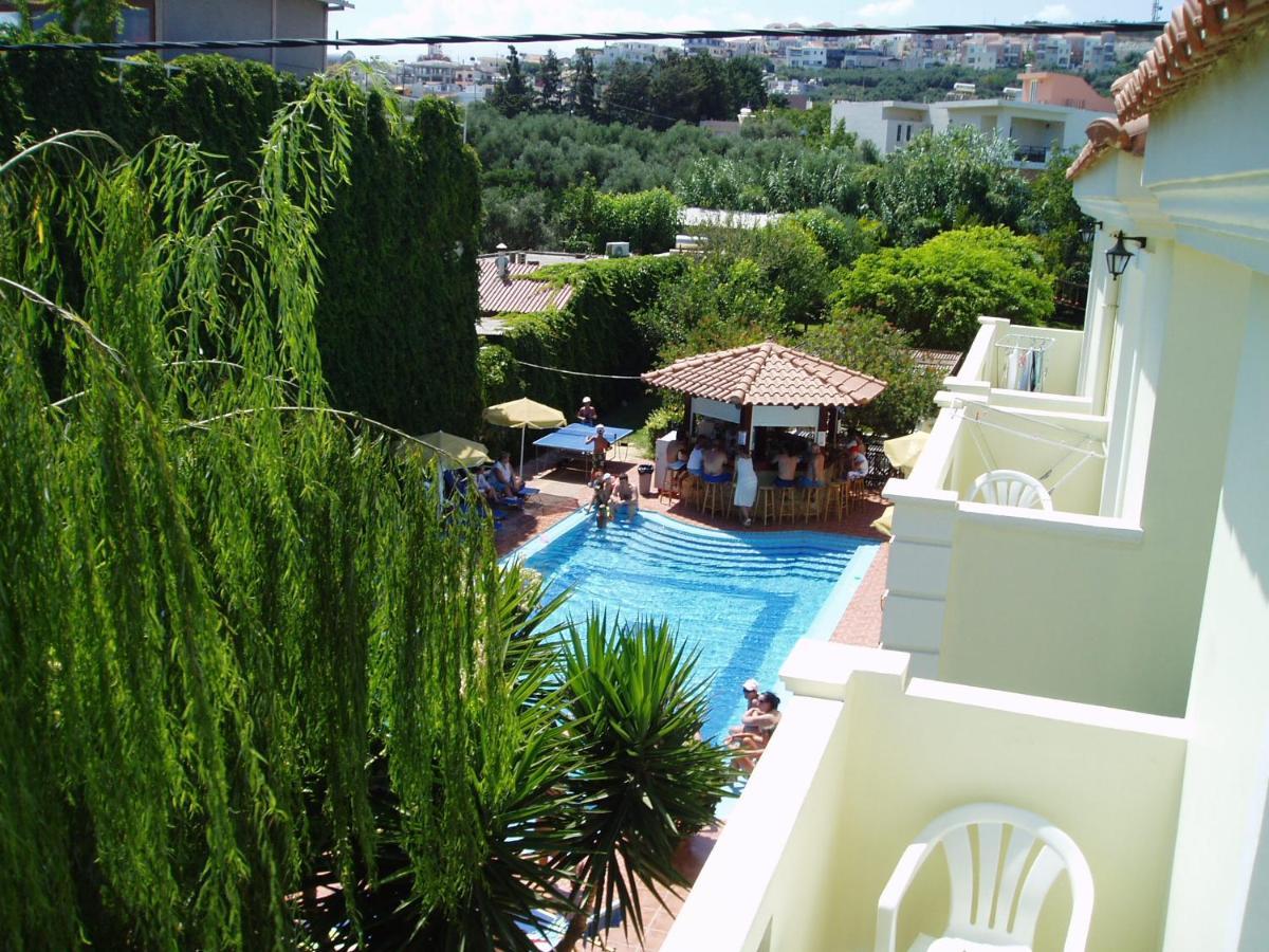 Sofia Studios & Apts Ayía Marína Esterno foto